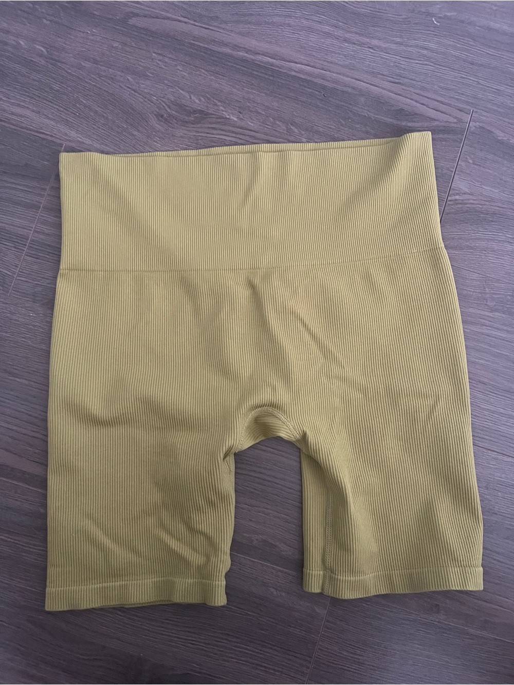 Seamless High-Waist Ribbed Bike Shorts - green